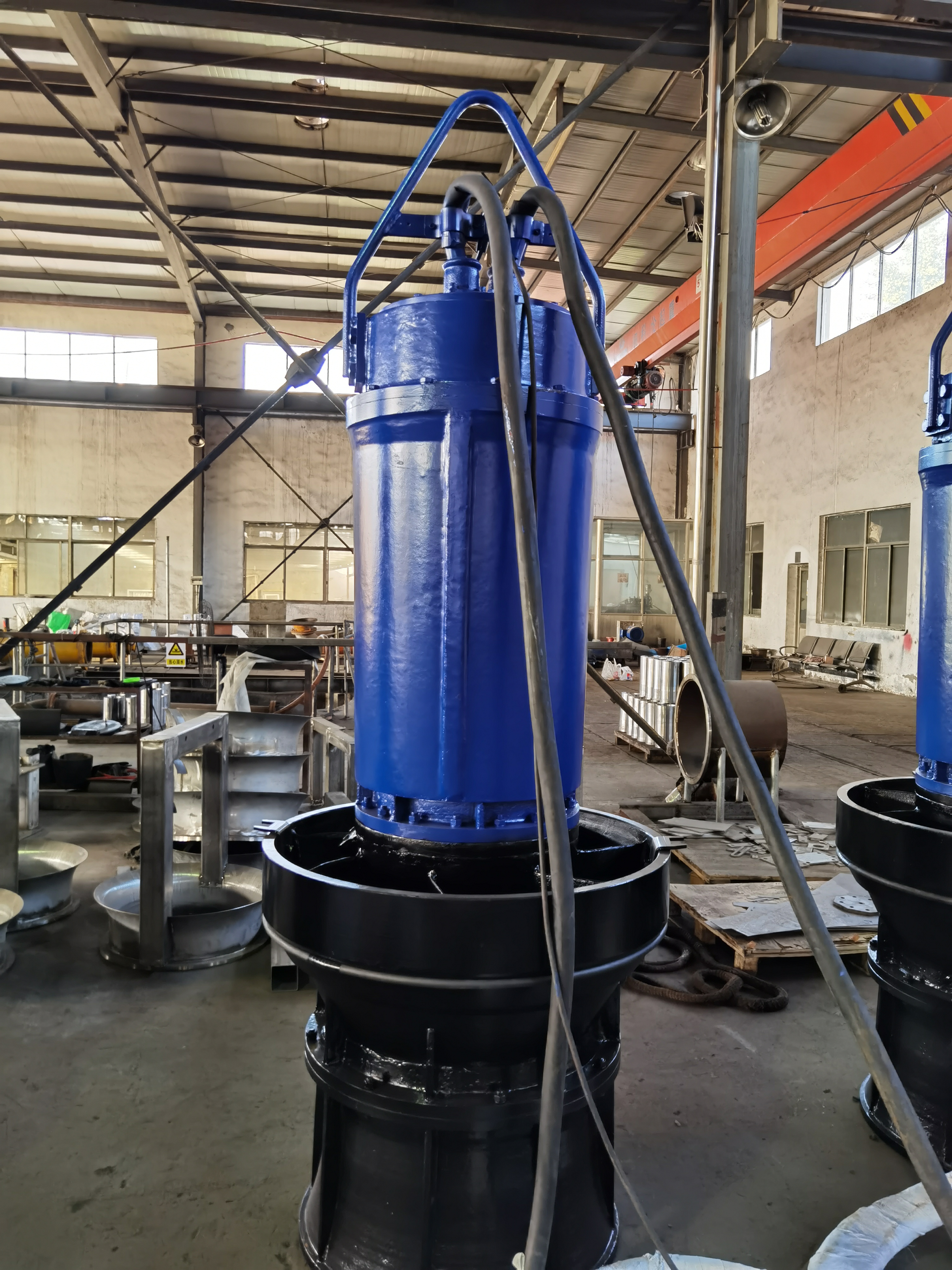 350ZQB-70潜水轴流泵井筒拍门安装