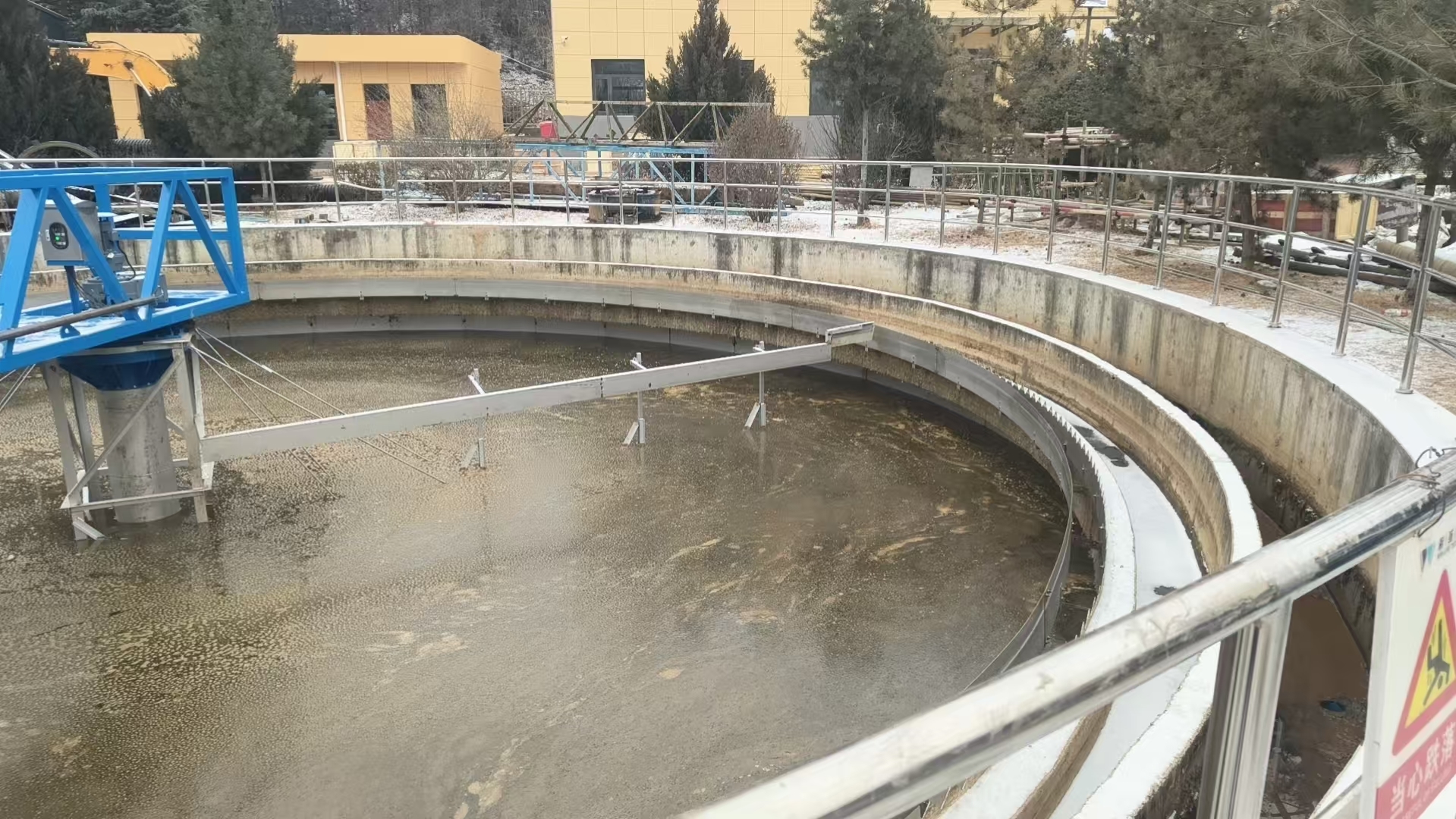 二沉池中心傳動(dòng)單管吸泥機(jī) 刮泥機(jī)