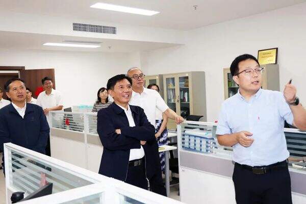 生态环境部党组书记孙金龙到部环境规划院调研